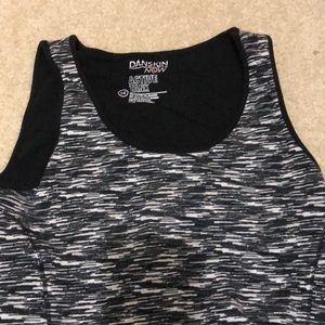 workout tank top.